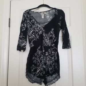 Mimi Chica Floral Romper Black White S
